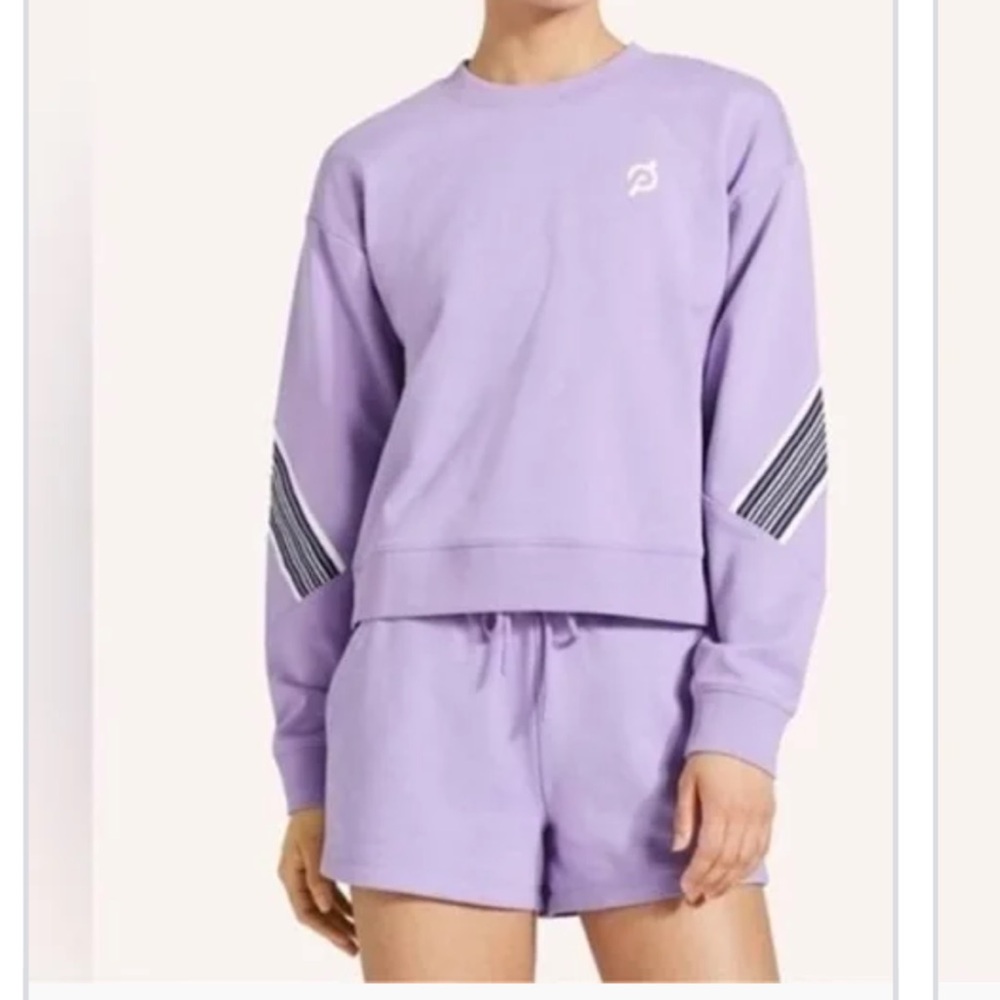 Peloton in great condition outfit. Sweatshirt and shorts included!